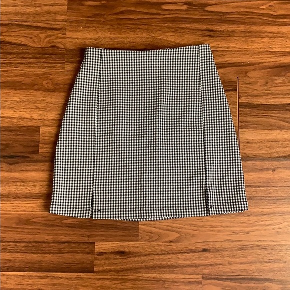 Brandy Melville Dresses & Skirts - NWOT Brandy Melville skirt